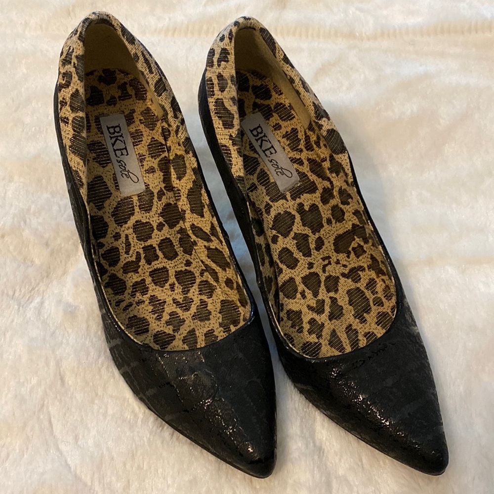 BKE Heels, size 8.5, textured material with leopard print details